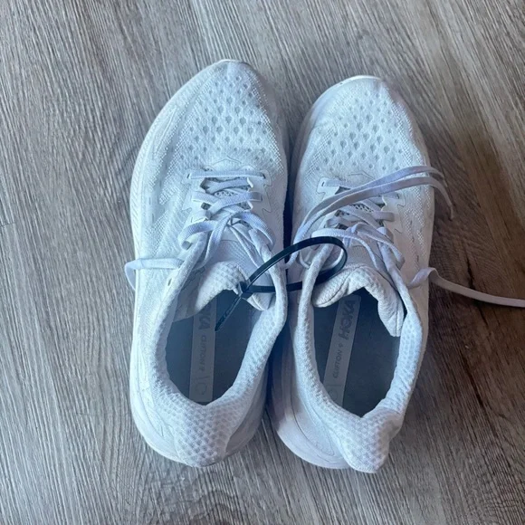 Hoka Clifton 9 size 9 in white - Picture 8 of 11